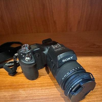 Available in Auction - Lot 19 - Sony Cybershot camera