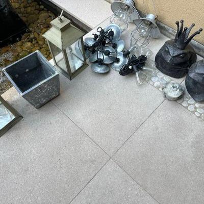Variety of pots & yard decor