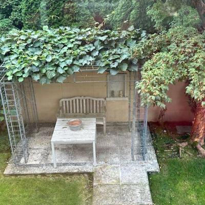Bench & table (not archway)