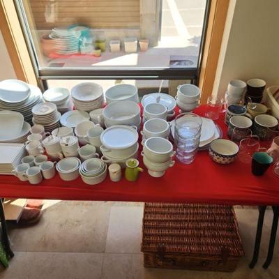 Serving dishes