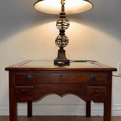Lexington End Table With Beveled Glass Top And Lamp With Shade