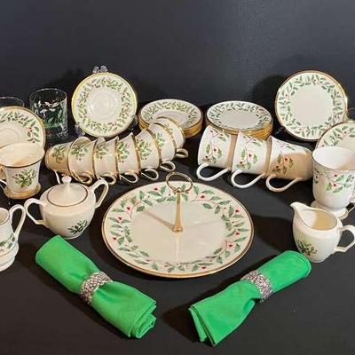 Lenox Holiday China Set - Gorgeous 24karat Gold Trim!