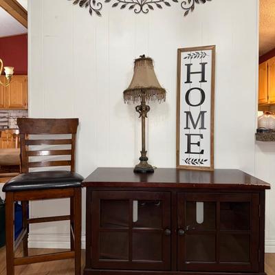 Charming Living Room Ensemble