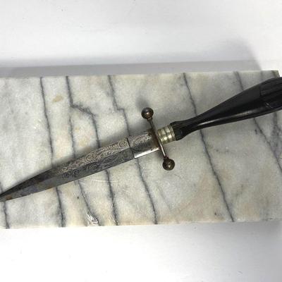 Victorian Dagger With Engraved Blade - 9.5” Total Length, Blade Is 5”