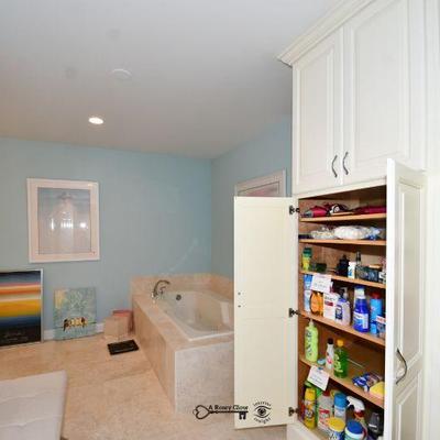 8 bedroom a 82)