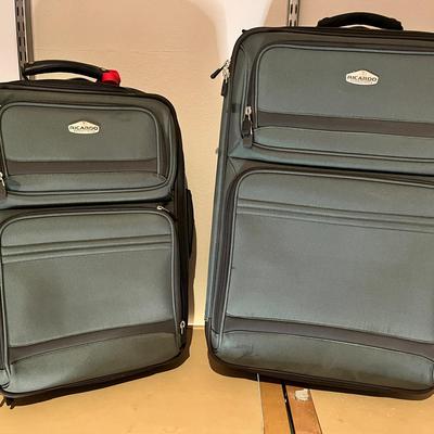 Luggage & Traveling Bags