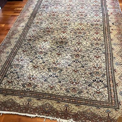 118 X 78 Wool Rug