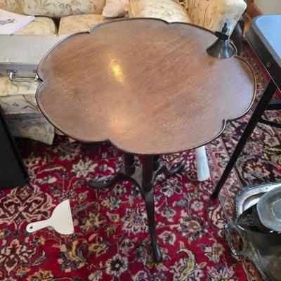 Ferguson PIE CRUST BARLEY TWIST TABLE