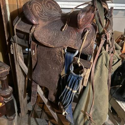 Saddle
