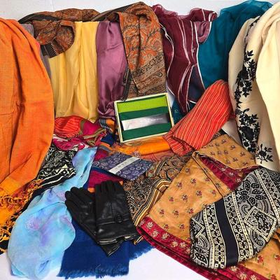 Scarves & Wraps - Lot 3