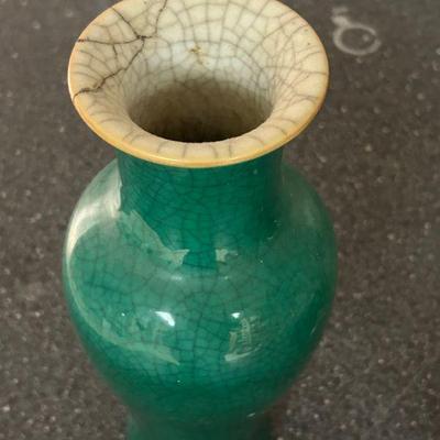 Apple Green Crackle Chinese Vase 