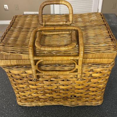 Large Wicker Picnic Basket 