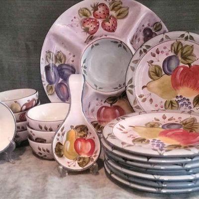 Vintage Black Forest Fruits Dinnerware Service For 8 By Heritage Mint