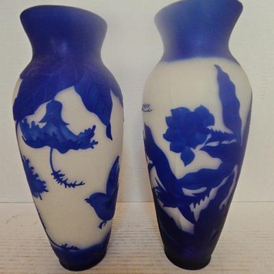 Vintage Blue & White Peking Glass Vase *see damage on one