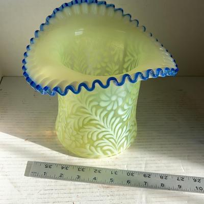 Fenton Topaz Vaseline Blue Crest Top Hat Vase