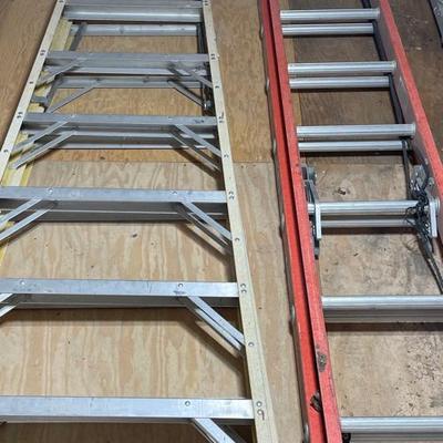 10ft Step Ladder And 20 Ft Fiberglass Extension Ladder 