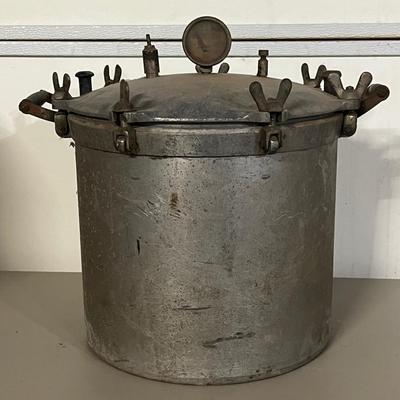 National Pressure Cooker 18