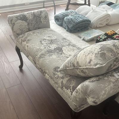 beautiful bench in popular greys
