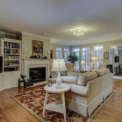 Wool 9x12 rug. end table and lamp and nice neutral couch