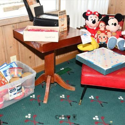 498 family room