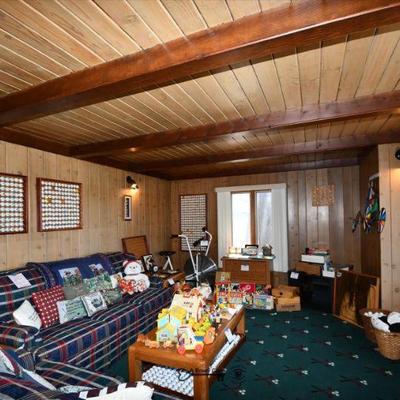 433 family room