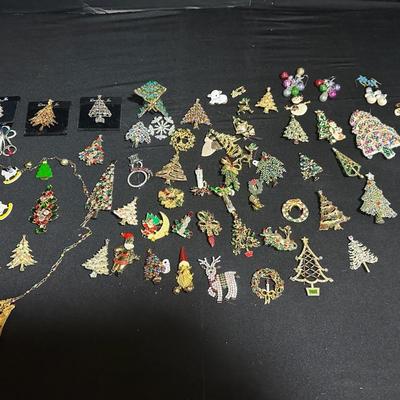 Christmas Pins And More 