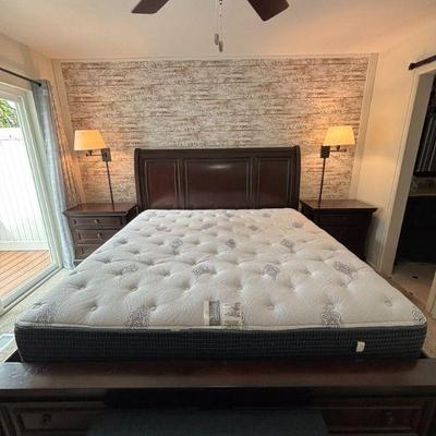 Lot #71 - King Platform Bed w/ Drawers & Beautyrest Silver Mattress