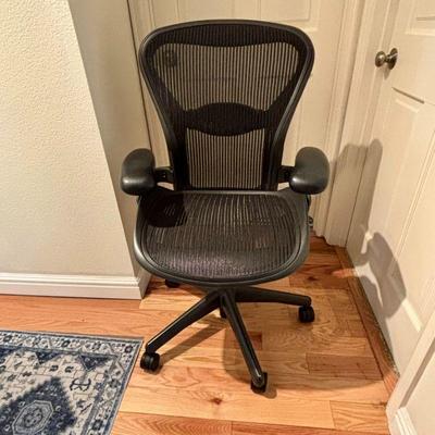 Lot #28 - Herman Miller Aeron Office Chair