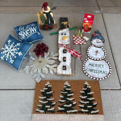 Lot #153 - Winter/Christmas Holiday Decor Lot