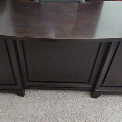 Aspenhome Executive Office Desk With Chair 