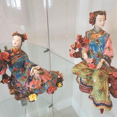 2 Shiwan Wucai Chinese Porcelain Dolls 