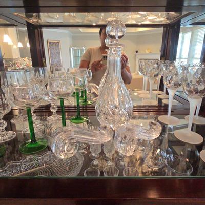 18 Piece Wine And Decantor Set