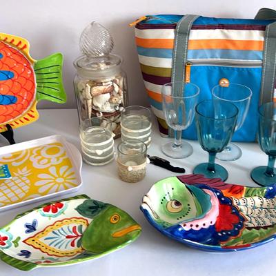 Beachy Decor And Igloo Tote