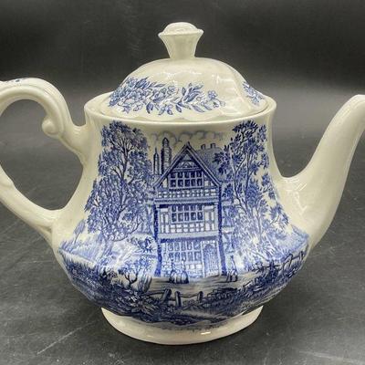 602: ROYAL ESSEX IRONSTONE Vintage Blue & White Teapot
