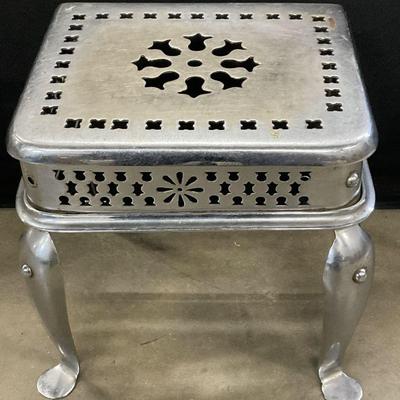 453: Vintage Pierced Silver Tn Metal Fireplace Footman
