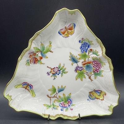 216: HEREND HUNGARY Hand Painted Porc Triangle Dish
