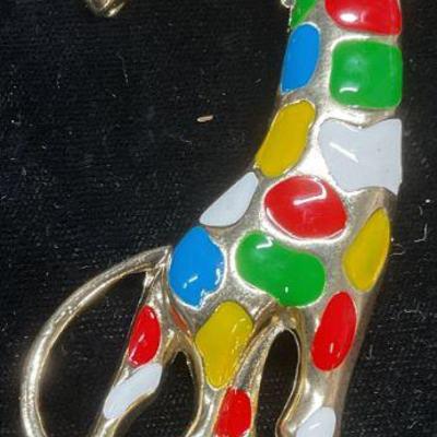 531: XL Gold Tn Enamel Giraffe Pendant Brooch 4.5in L

