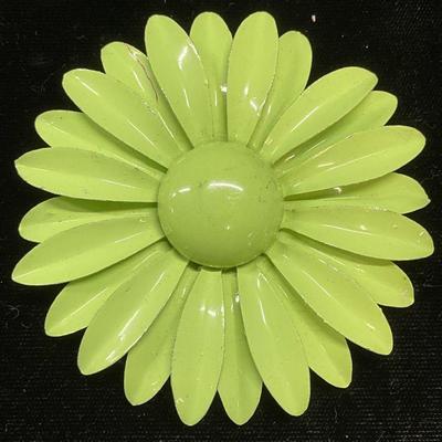 338: XL Vintage Green Enamel Flower Brooch, 3 In.
