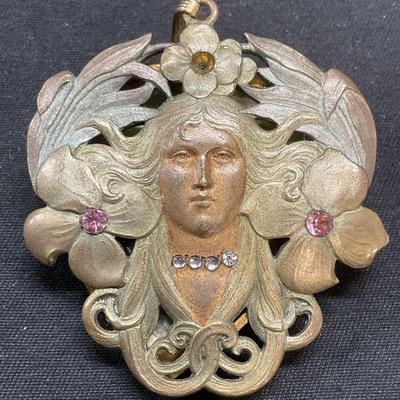364: Vtg Art Nouveau Style Gold Tn Figural Brooch
