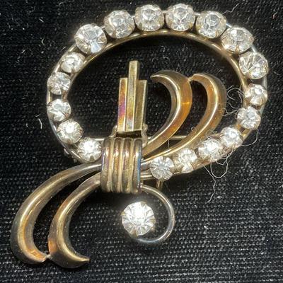 530: Vtg Tru Kay 12K Gold Filled Crystal Brooch
