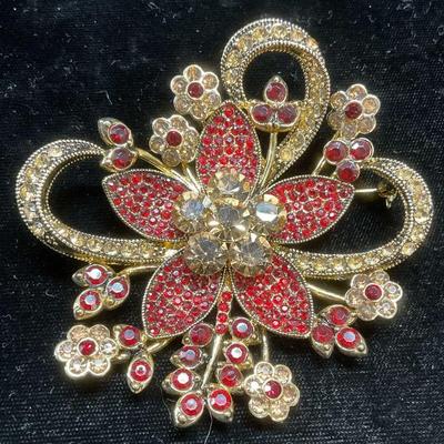 309: Avon 2006 Crystal Flower Statement Brooch, 3 in.
