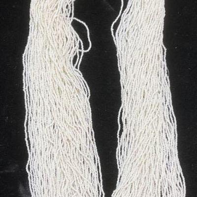 646: Vintage Gold Tone White Seed Bead Necklace
