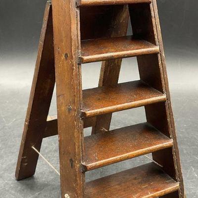 692: Vintage Salesman Sample Wooden Ladder
