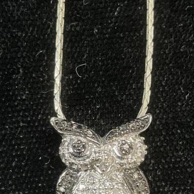 562: Signed Sterling Silver Owl Pendant Necklace
