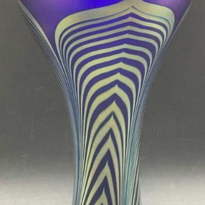 224: STEVEN CORREIA Vntg Iridescent Pulled Feather Vase
