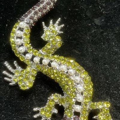 304: XL Silver Tn Crystal Lizard Brooch, 4 in L
