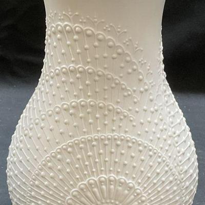 334: MCM Kaiser Manfred Frey Porcelain Vase, Germany
