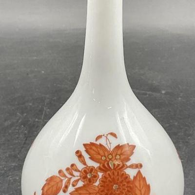 585: HEREND HUNGARY Hand Painted Porcelain Bud Vase

