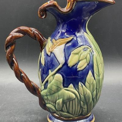 583: Vntg SEYMOUR MANN Signed Majolica Pottery Pitcher
