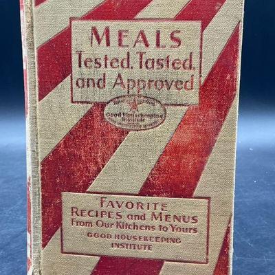 746: 1930 GOOD HOUSEKEEPINGS BOOK OF MEALS Book

